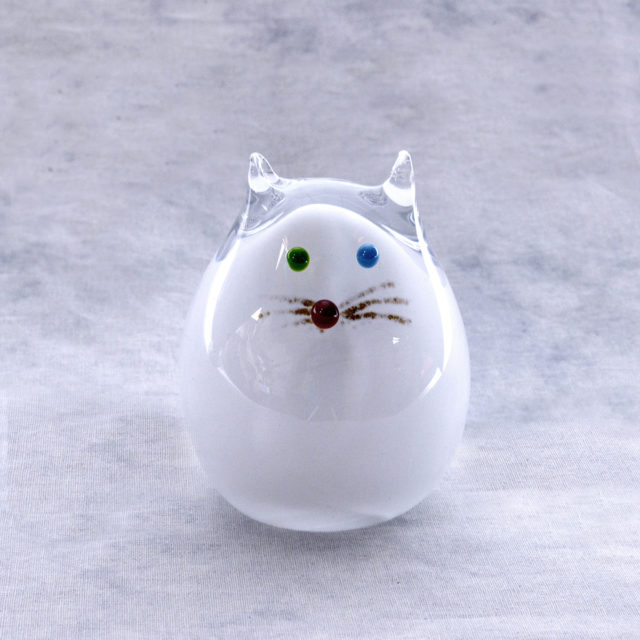 Purrfect - White Spotty Kitten by Caithness Glass