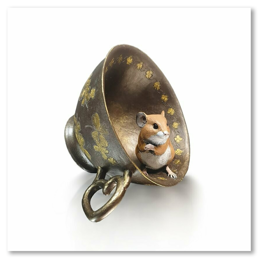 mouse-in-tea-cup-richard-cooper-studio-mice