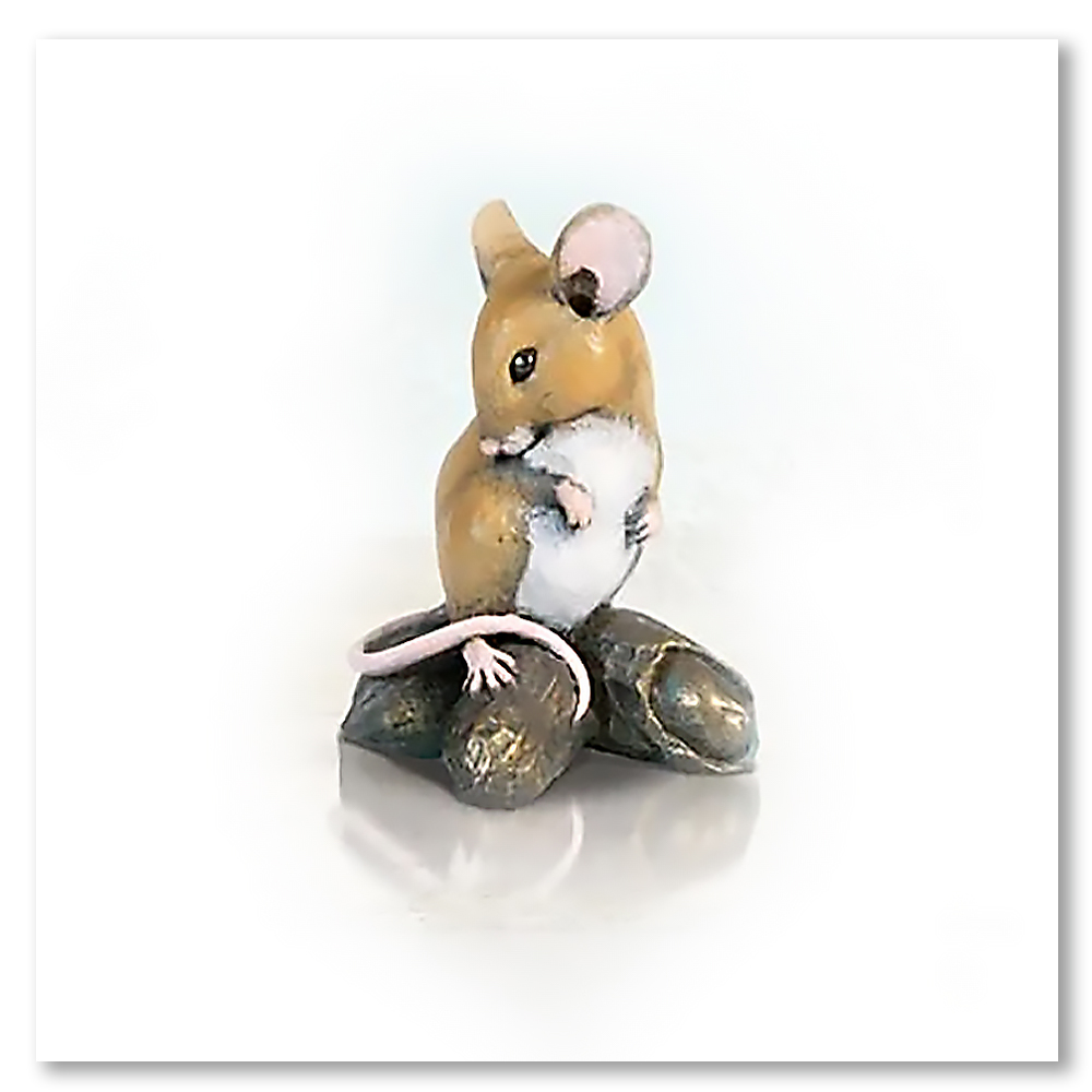 mouse-with-monkey-nuts-richard-cooper-studio-mice