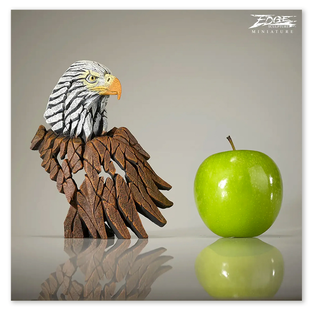miniature-bald-eagle-bust-edge-sculpture-matt-buckley